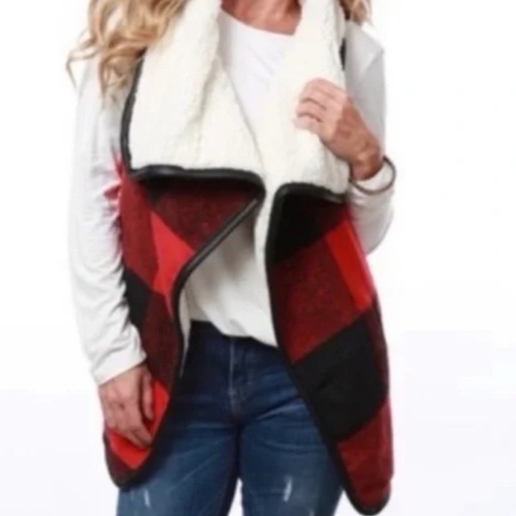 Love Tree Buffalo Plaid Sherpa Lined Open Vest Red Black Medium Pockets - Picture 1 of 9